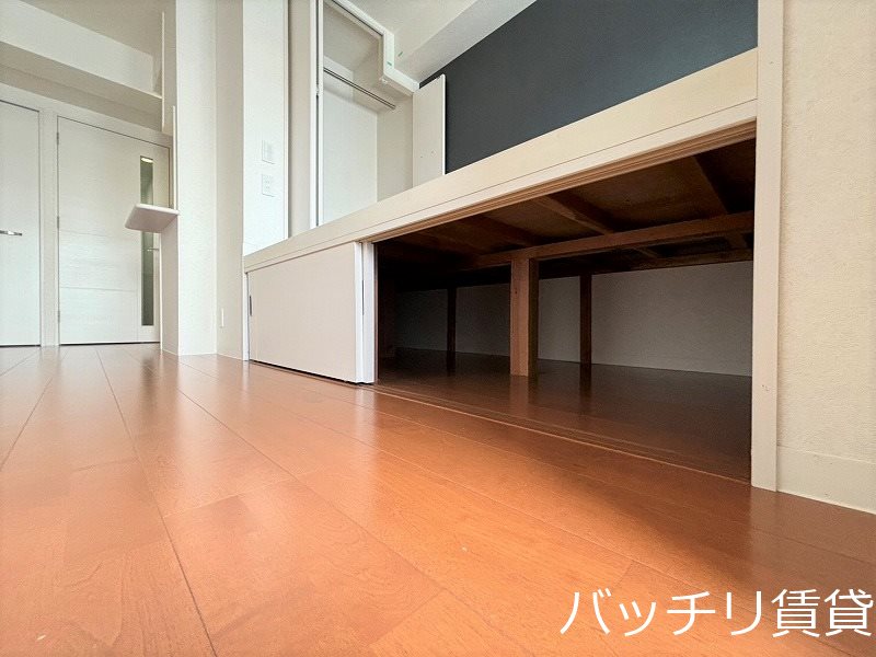 収納　別号室タイプの為、現状を優先いたします