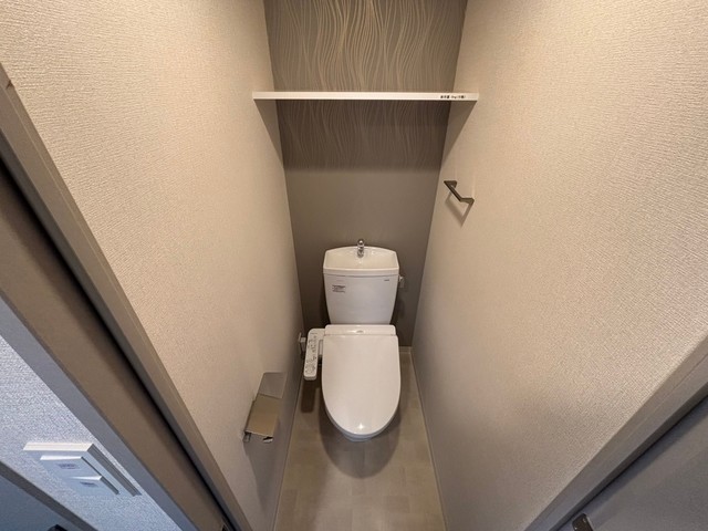 地下鉄谷町線 田辺駅 徒歩3分 13階建 築2年のトイレ写真