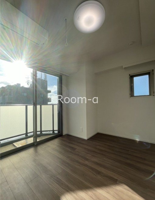 SHOKEN Residence横浜鶴見IIIの居間写真