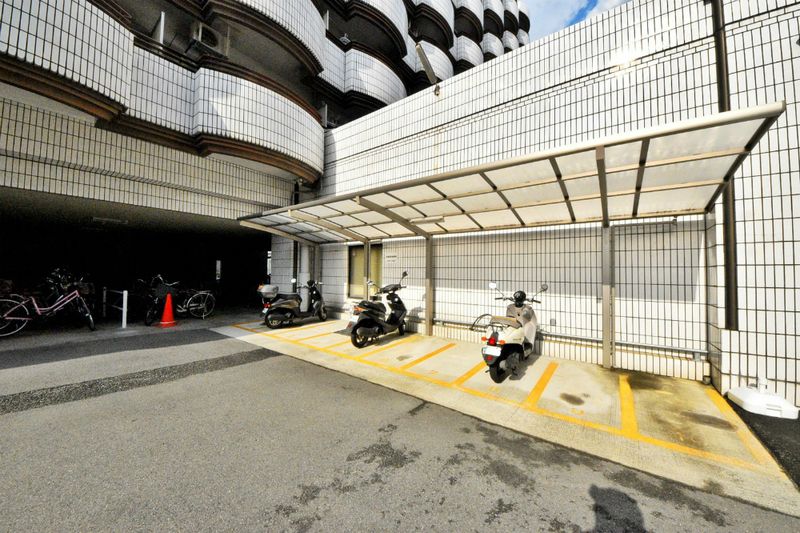 阪急宝塚線 庄内駅 徒歩8分 8階建 築40年の外観写真
