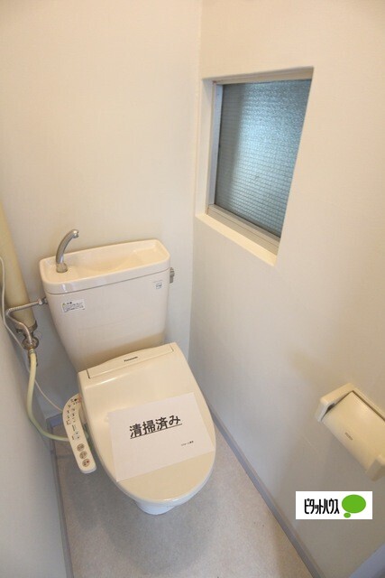 東急田園都市線 駒沢大学駅 徒歩20分 3階建 築56年のトイレ写真
