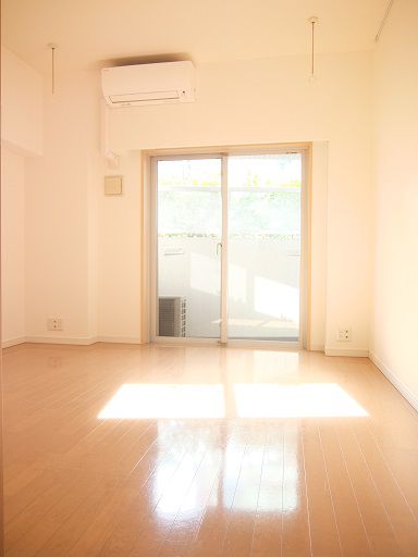 プラウドフラット代々木上原の居間写真