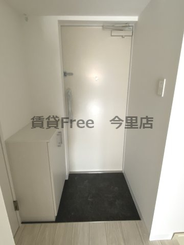 地下鉄千日前線 今里駅 徒歩5分 9階建 築7年の玄関写真