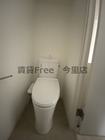 地下鉄千日前線 今里駅 徒歩5分 9階建 築7年のトイレ写真