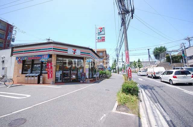 コンビニ　セブンイレブン小倉工業高校前店（コンビニ）まで521m