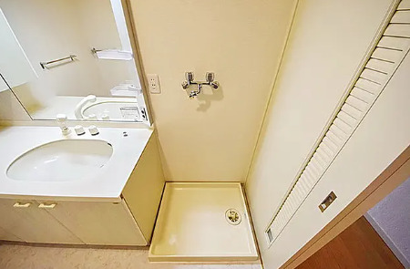 洗面設備　写真は同タイプ住居です