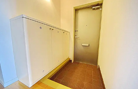 玄関　写真は同タイプ住居です