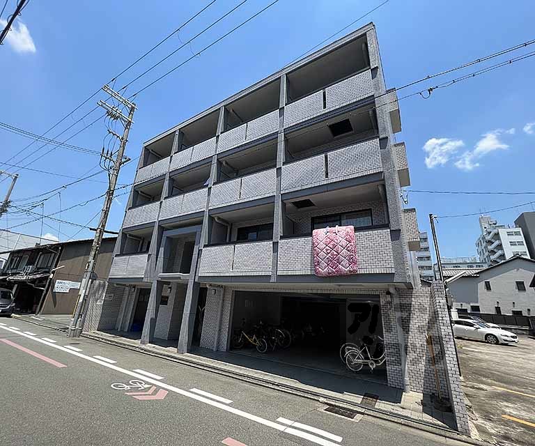 デトム・ワン室町二条の外観写真