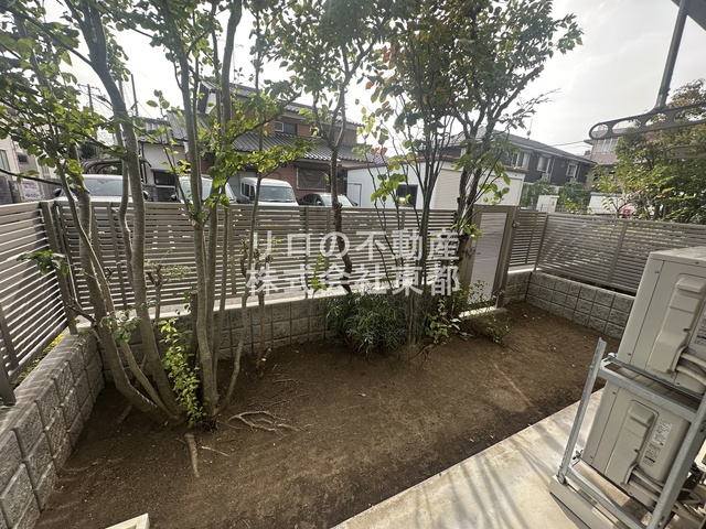 眺望　お部屋前には緑があるので、心癒されますね☆