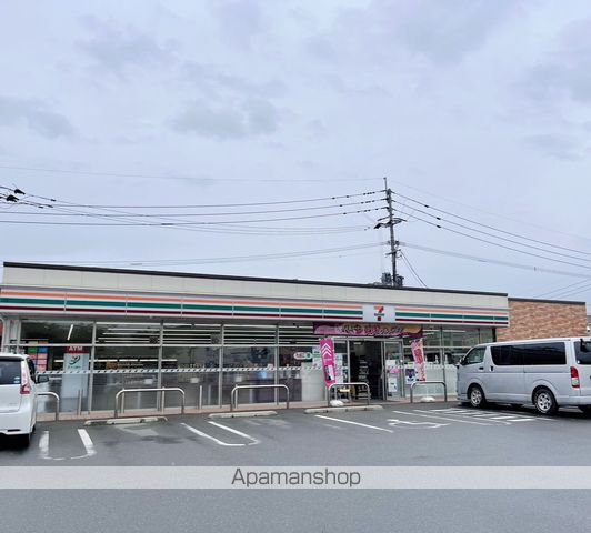 コンビニ　セブンイレブン（コンビニ）まで712m