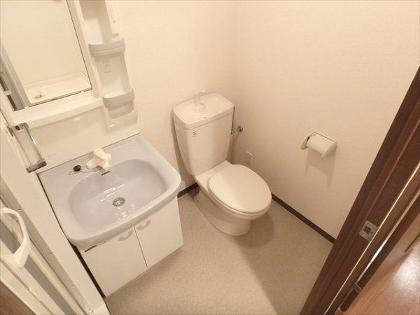 ＪＲ京浜東北線 王子駅 徒歩3分 5階建 築27年のトイレ写真