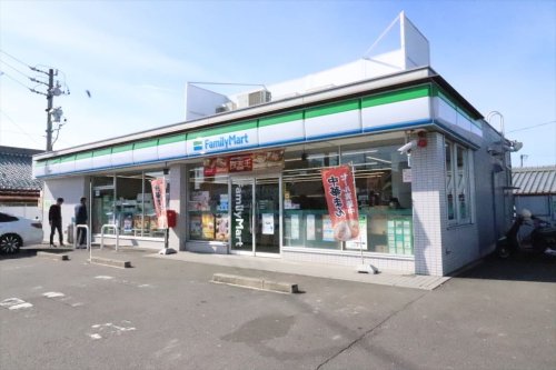 コンビニ　ファミリーマート 犬山駅東店（コンビニ）まで666m
