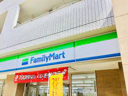 コンビニ　ファミリーマート札幌南4条東2丁目店（コンビニ）まで306m
