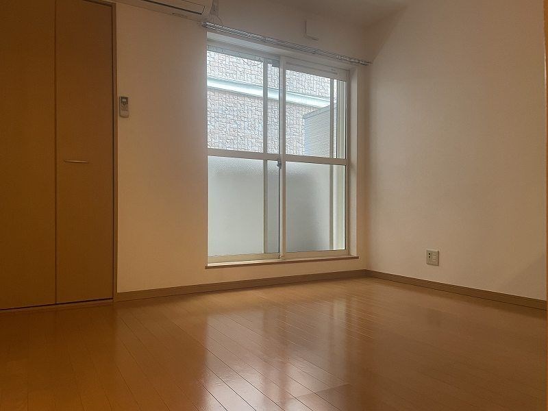 ベネフィスタウン六本松Vの居間写真