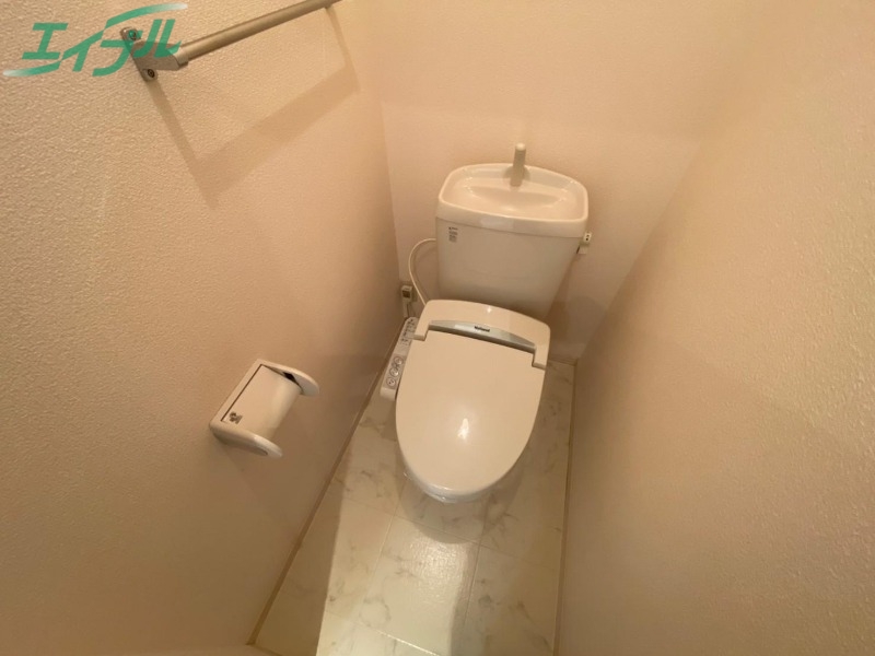 トイレ　同タイプの部屋写真です。