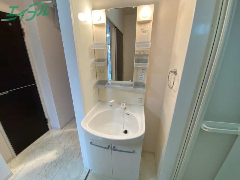 洗面設備　同タイプの部屋写真です。