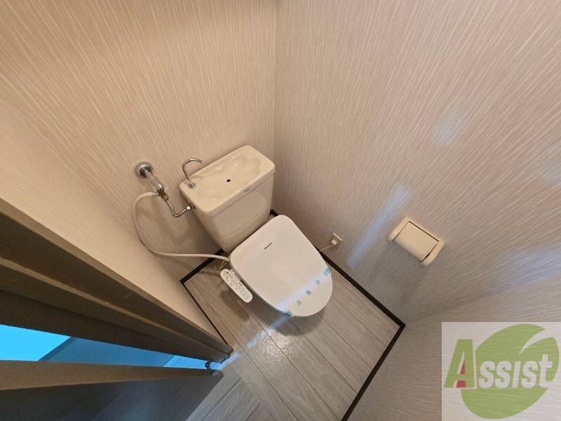 トイレ　こちらはトイレです。清潔感があり、安心して使用できます。