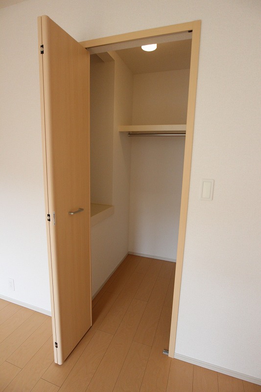 収納　ウォークインクローゼット(写真は同型シリーズ)