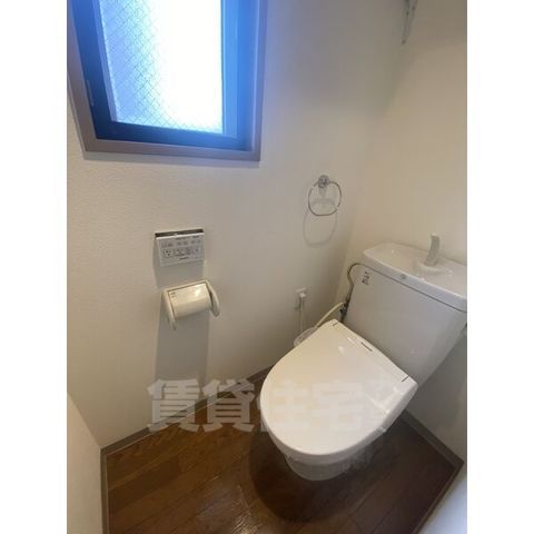 地下鉄桜通線 国際センター駅 徒歩6分 10階建 築27年のトイレ写真