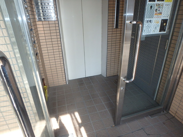 ロビー　エレベーター前
