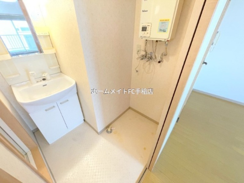 洗面設備　洗髪洗面化粧台付きでございます！