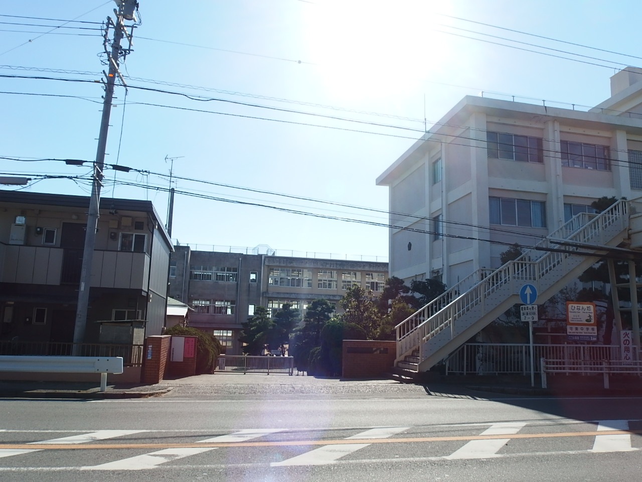 中学校　浜松市立可美中学校（中学校）まで1220m