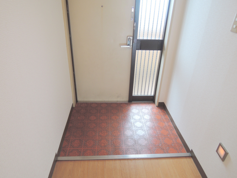 阪急宝塚線 豊中駅 徒歩3分 3階建 築39年の玄関写真