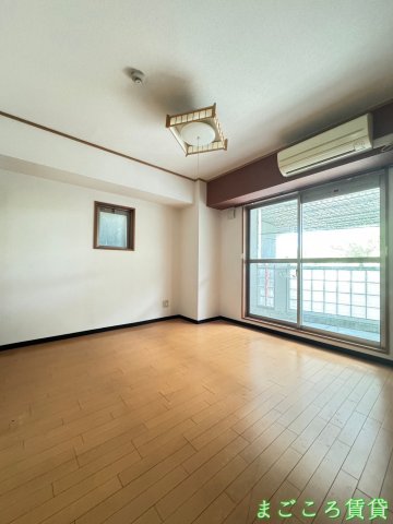 コートエクシブIIの居間写真