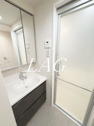 洗面設備　独立洗面台です。