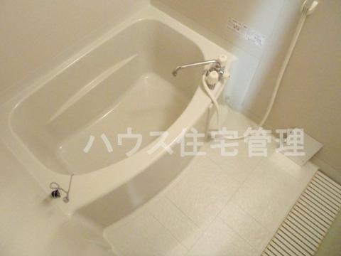 ＪＲ東海道本線 摂津富田駅 徒歩15分 2階建 築25年の風呂写真