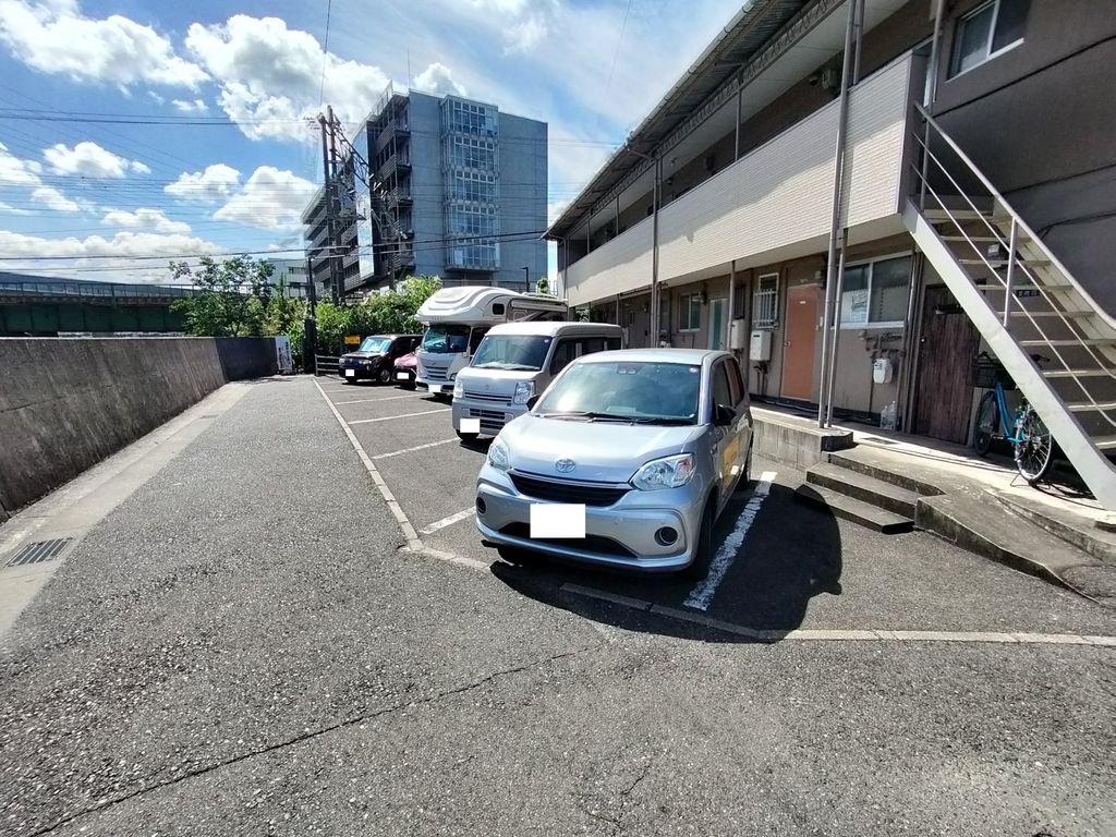 駐車場　駐車場