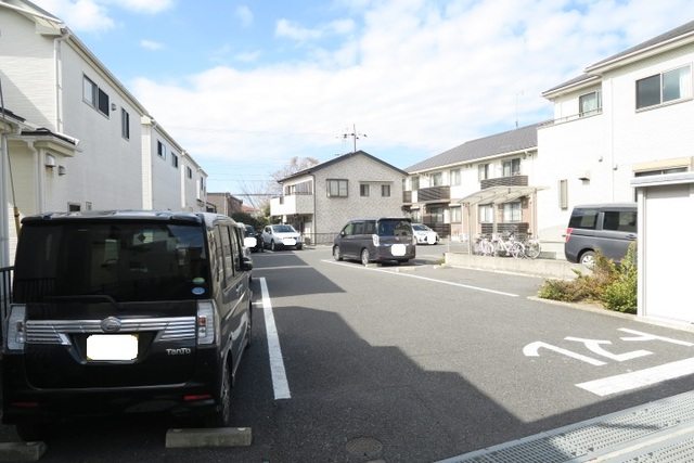 駐車場　【空要確認】敷地内駐車場