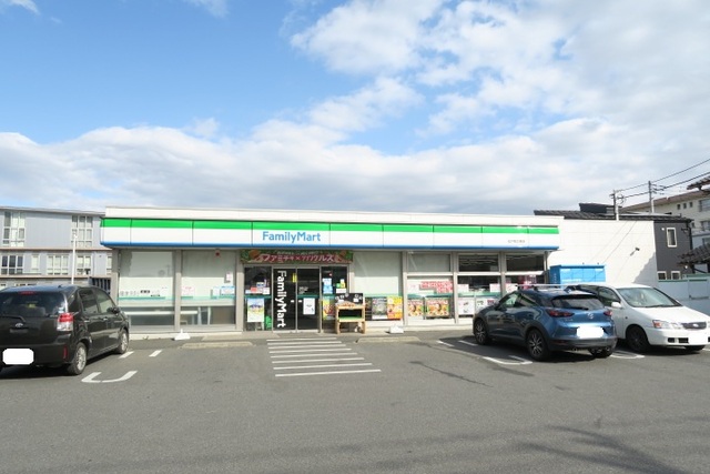 コンビニ　ファミリーマート松戸牧の原（コンビニ）まで750m