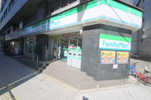 コンビニ　ファミリーマート 西本町二丁目店（コンビニ）まで220m