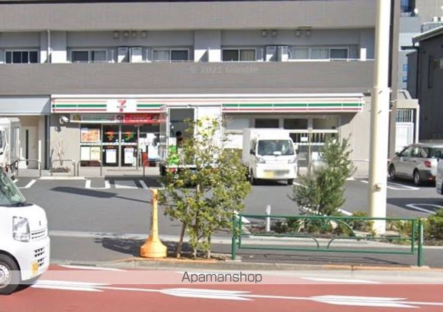 コンビニ　セブンイレブン（コンビニ）まで446m