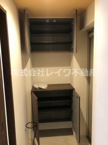 玄関　落ち着いた玄関です