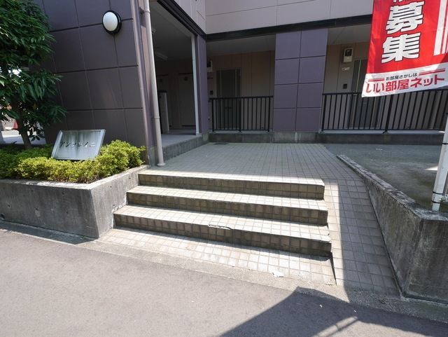 エントランス　★エントランス前★