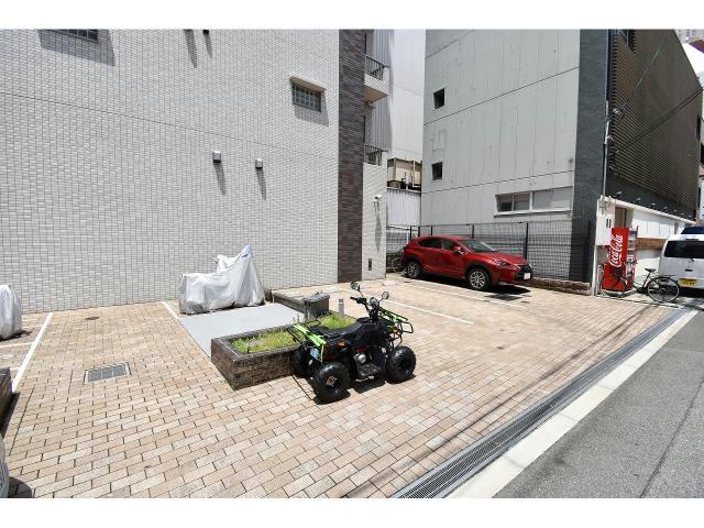 駐車場　駐車場
