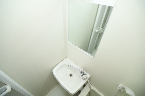 洗面設備　※別号室の写真です。