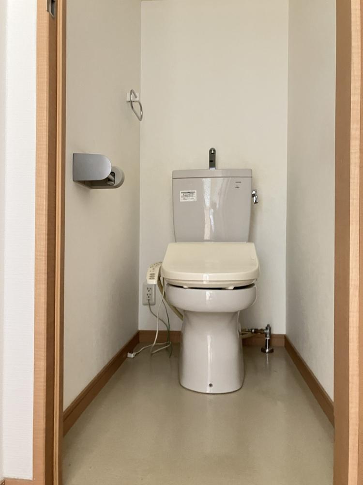 東急東横線 元住吉駅 徒歩25分 3階建 築18年のトイレ写真