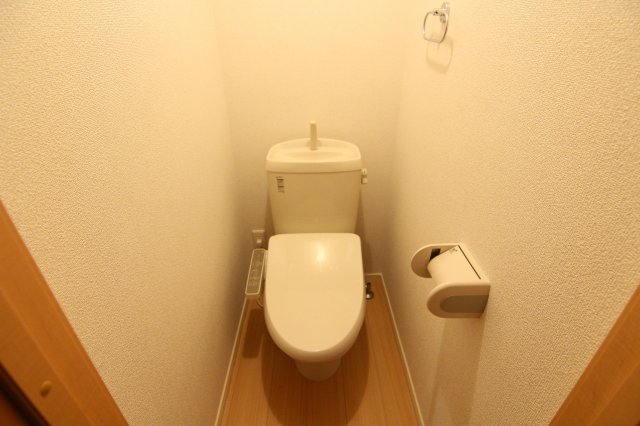 トイレ　※同タイプ別部屋の参考写真になります
