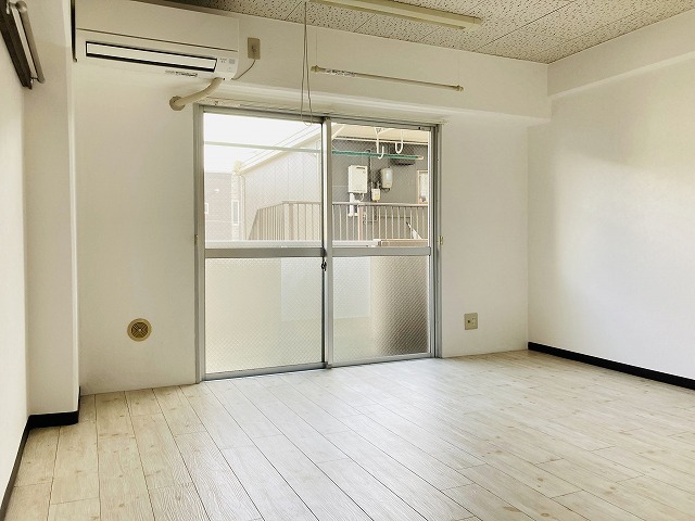 レクサス芳泉 I・II Iの居間写真