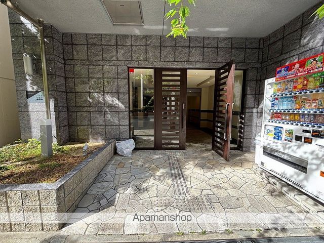 箕面市 10階建 築18年の外観写真