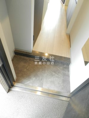 玄関　明るい玄関です