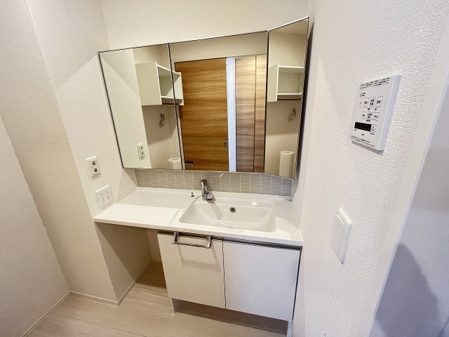洗面設備　使いやすい洗面所です
