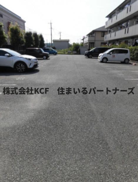 駐車場　車をお持ちの方に嬉しい駐車場付きの物件です