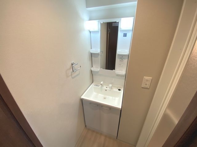 洗面設備　※部屋毎でカラーに違いがある場合がございます。