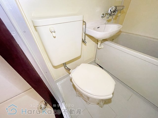 名鉄常滑線 豊田本町駅 徒歩7分 4階建 築35年のトイレ写真