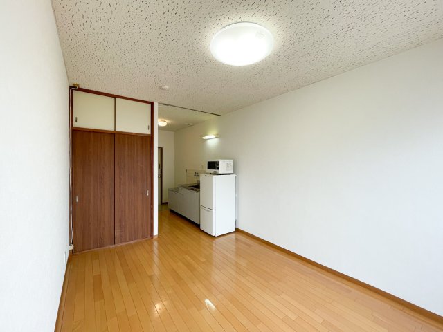 ファーストビルの居間写真