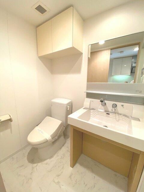 トイレ　落ち着いたトイレです